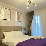 Apartment Coresi Mall Area By Glam Brasov