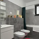 Coresi Mall Area By Glam Apartment Brasov