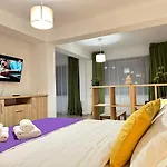 Apartment Coresi Mall Area By Glam