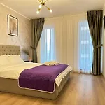 Apartment Coresi Mall Area By Glam *