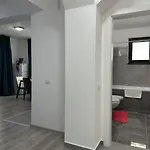 Coresi Mall Area By Glam Apartment