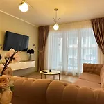 Apartment Coresi Mall Area By Glam