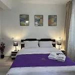 Apartment Coresi Mall Area By Glam