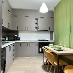 Coresi Mall Area By Glam Apartment