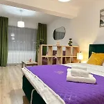 Apartment Coresi Mall Area By Glam