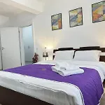 Coresi Mall Area By Glam Apartment Brasov