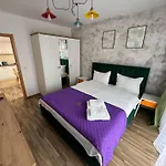 Coresi Mall Area By Glam Apartment Brasov