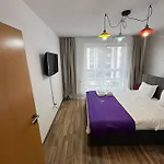 Coresi Mall Area By Glam Apartment