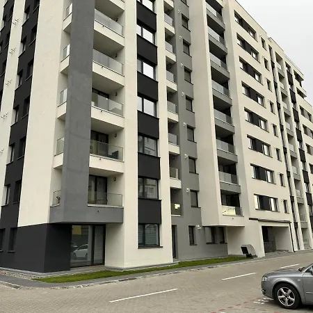 Coresi Mall Area & By Glam Apartman *