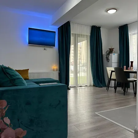 Coresi Mall Area & By Glam * Brassó