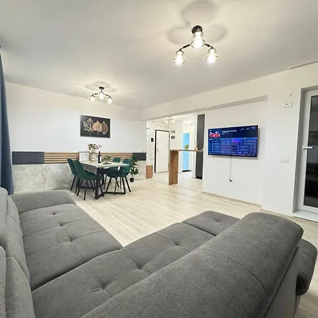 Apartment Coresi Mall Area & By Glam Brasov