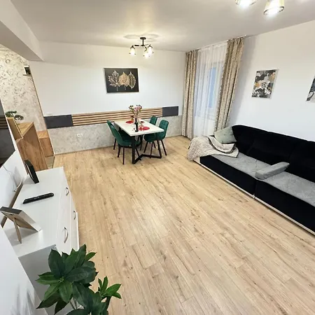 Apartment Coresi Mall Area & By Glam