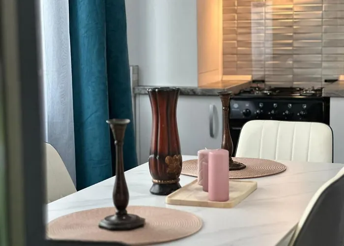 Coresi Mall Area By Glam *