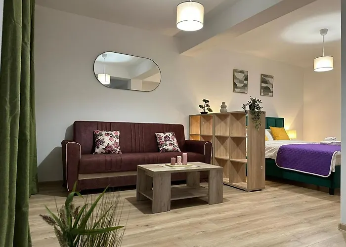 Coresi Mall Area & By Glam דירה *