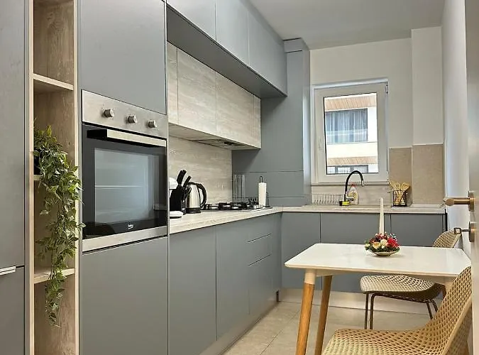 Coresi Mall Area By Glam *