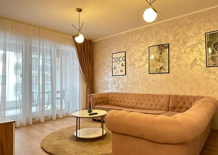 Coresi Mall Area By Glam 布拉索夫