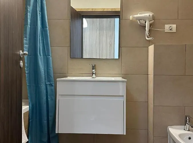 Coresi Mall Area & By Glam דירה בראשוב