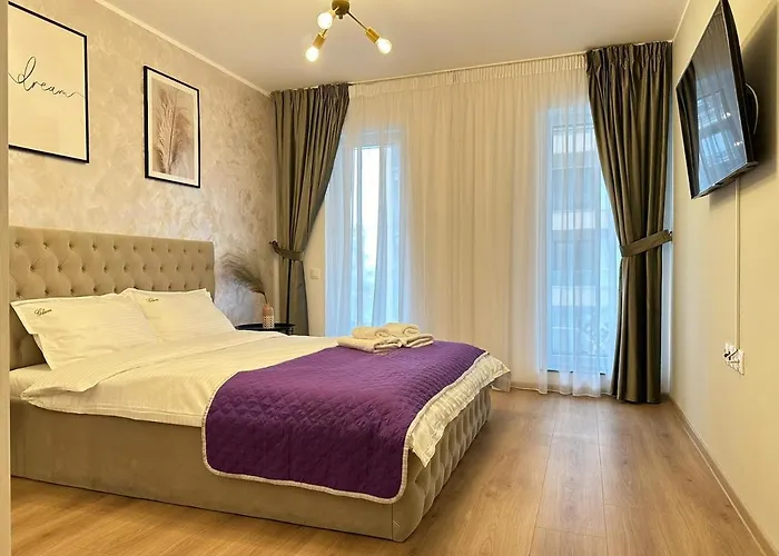 公寓 Coresi Mall Area By Glam *