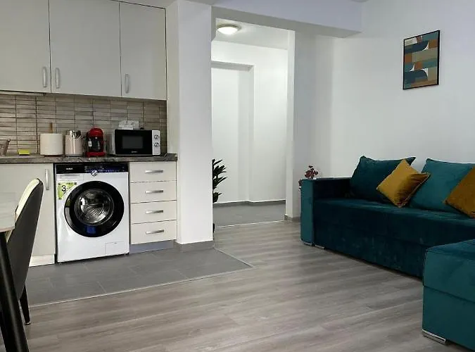 Coresi Mall Area By Glam