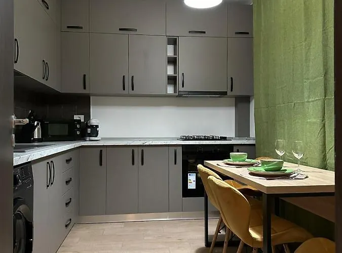 Coresi Mall Area By Glam 公寓 *