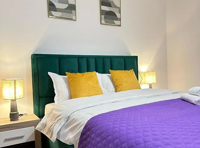 Coresi Mall Area By Glam