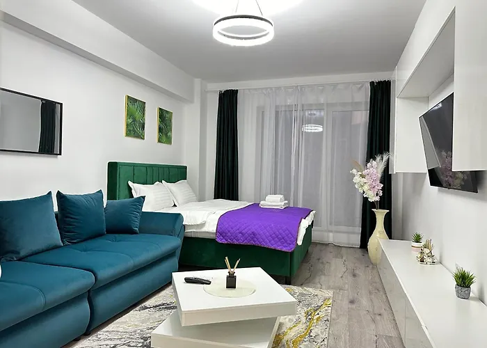 Coresi Mall Area & By Glam * בראשוב