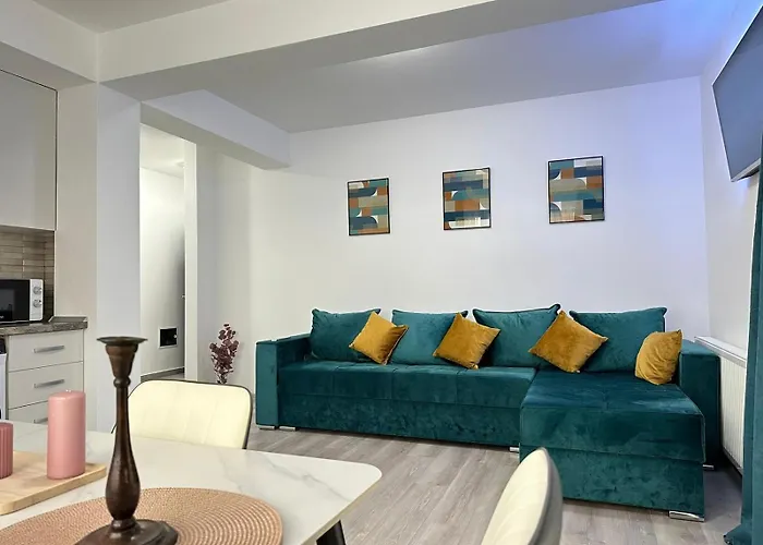 Coresi Mall Area By Glam 公寓