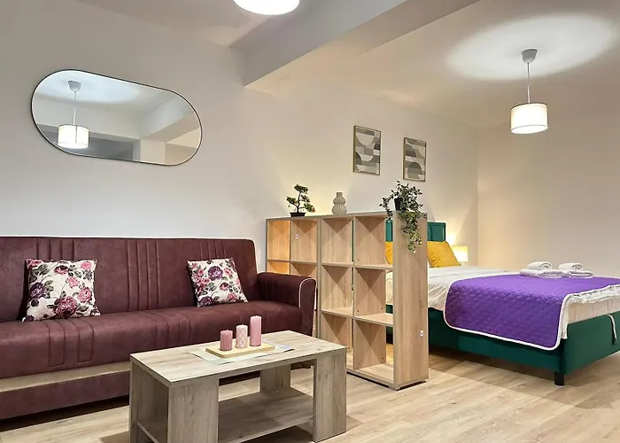 Coresi Mall Area & By Glam בראשוב