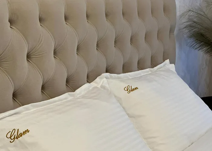 Coresi Mall Area & By Glam