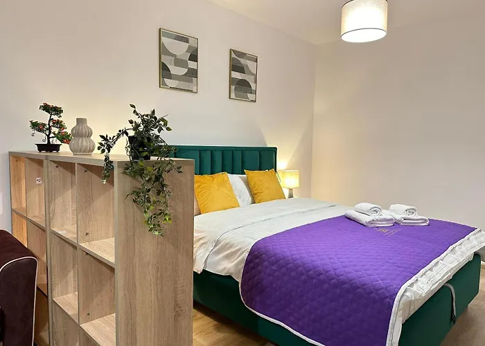 Coresi Mall Area By Glam 公寓 *