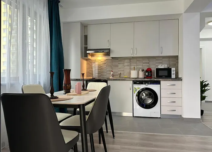 Coresi Mall Area By Glam 公寓